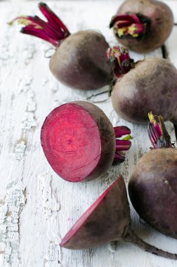 sepet içinde taze pancar