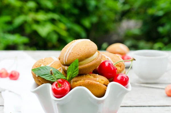 Whoopi with cream and cherries — Stock Photo, Image