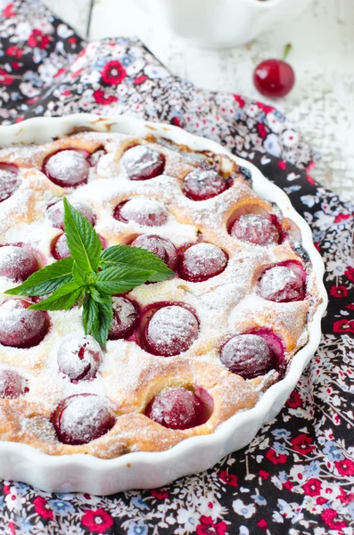 Cottage cheese pie with cherries — Stock Photo, Image