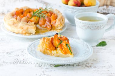 kayısı ve peynirli tart