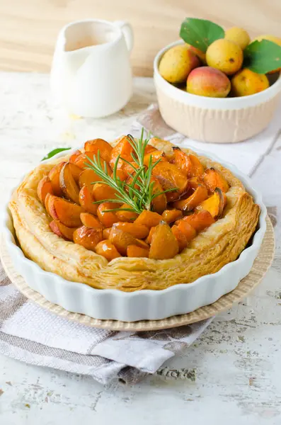 Tart with apricot , cheese and honey — Stock Photo, Image