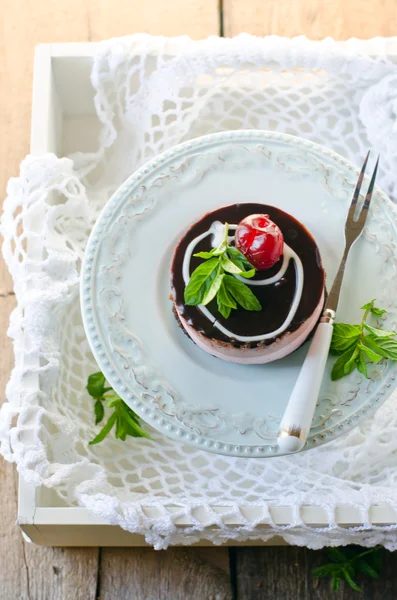 Mini cheese cake with cherries — Stock Photo, Image