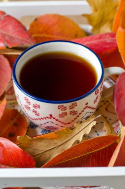 çay tablo sonbahar yaprakları