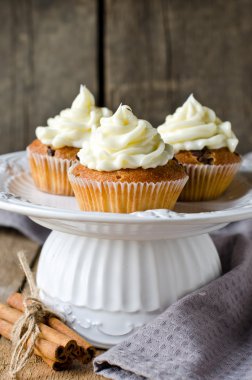 krem peynirli çörekler