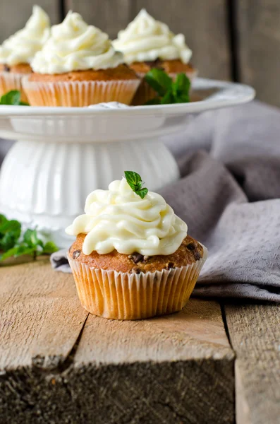 Cupcakes met roomkaas — Stockfoto