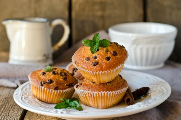 Muffins with chocolate drops — Stock Photo, Image