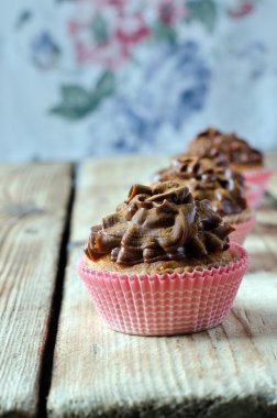 ile krem çikolata Cupcakes