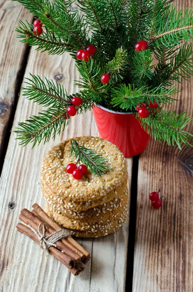 Christmas cookies on the table with Christmas decorations — Stock Photo, Image