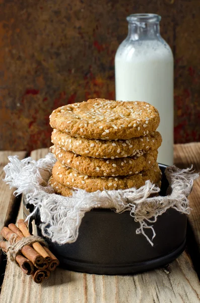 Biscoitos com sementes de gergelim — Fotografia de Stock