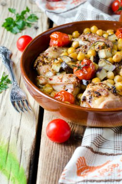 nohut ve sebze ile fırında tavuk