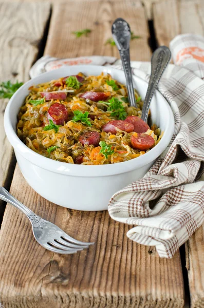 Cabbage stew with lentils and sausages — Stock Photo, Image