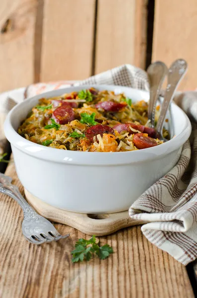 Cabbage stew with lentils and sausages — Stock Photo, Image