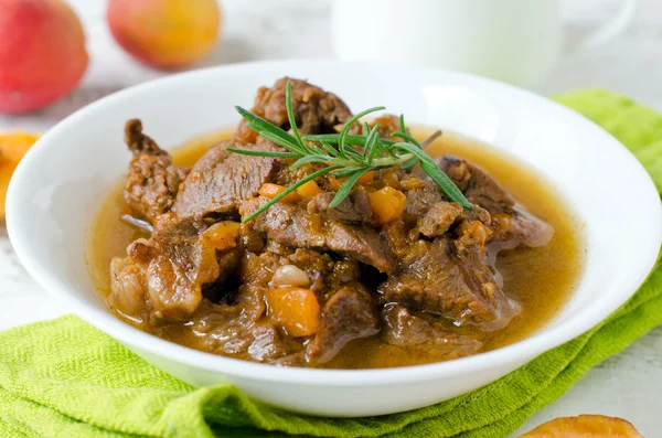 Lamb stew with apricots — Stock Photo, Image