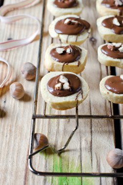 Çikolatalı ve fındıklı kurabiye