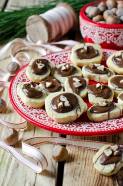 Çikolatalı ve fındıklı Noel kurabiyeleri.