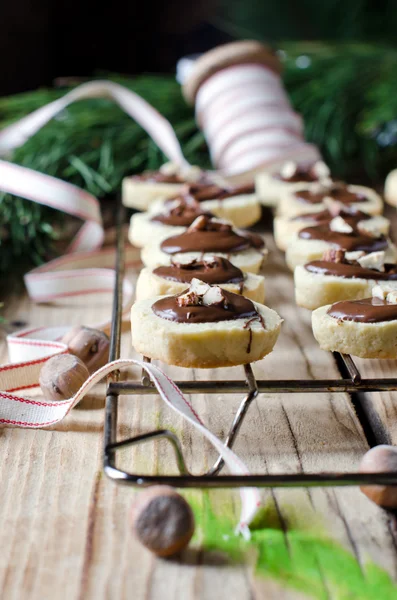 Biscuits de Noël au chocolat et aux noix — Photo