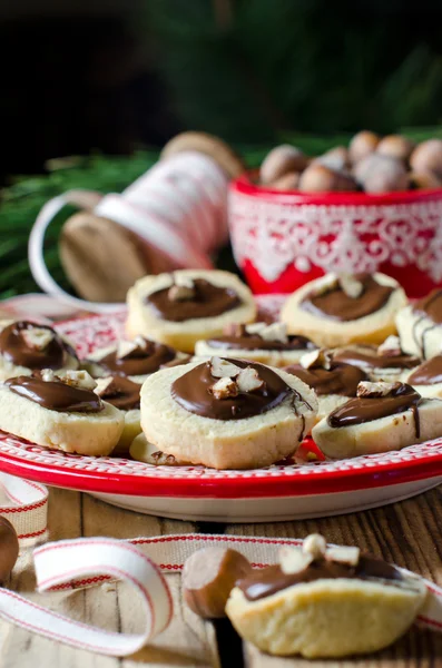 Julkakor med choklad och nötter — Stockfoto