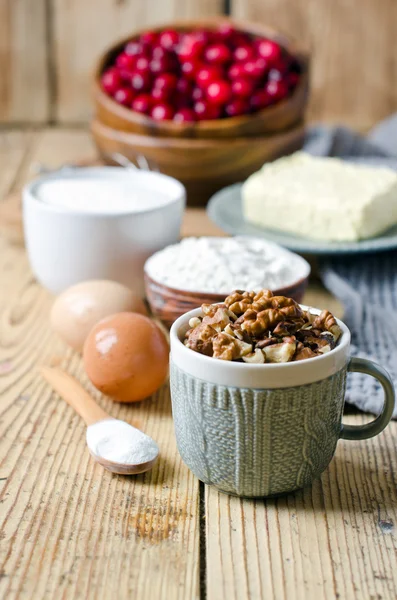 Raw materials for baking with cranberries — Stock Photo, Image