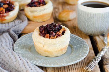 puf böreği tarts kızılcık ve ceviz ile