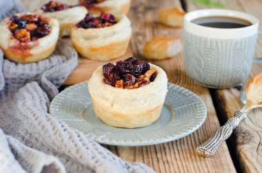 puf böreği tarts kızılcık ve ceviz ile