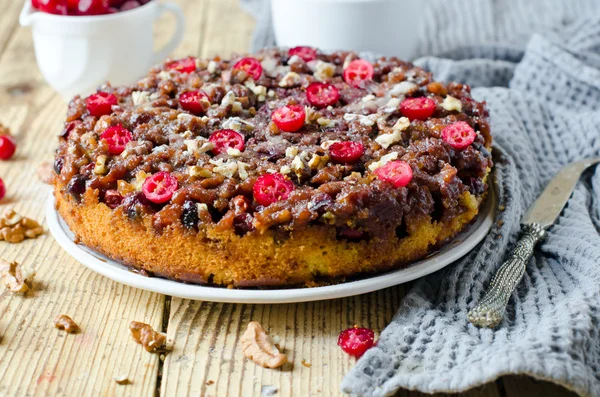 Cake with cranberries and walnuts — Stock Photo, Image