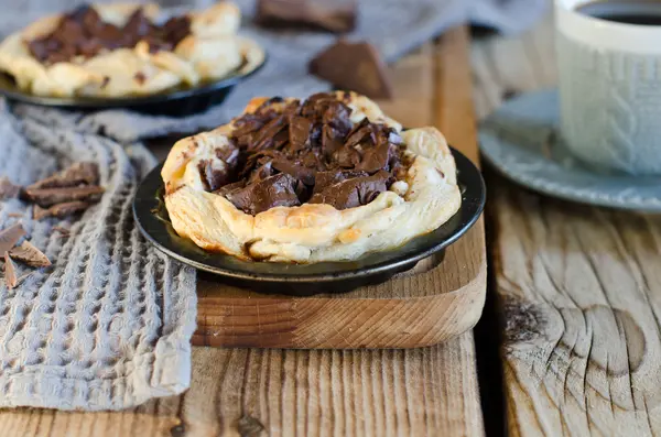 Tarts with chocolate filling — Stock Photo, Image