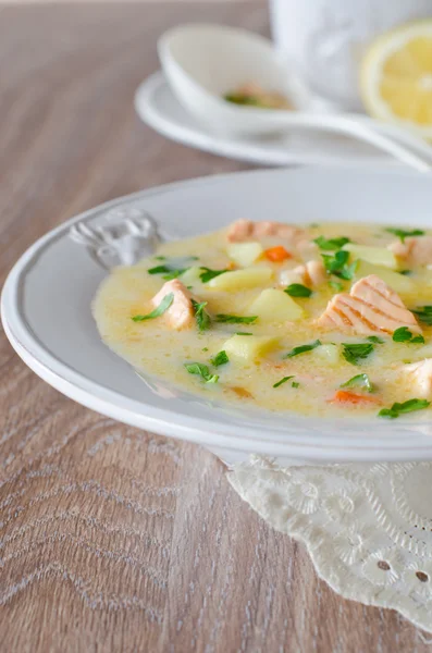 Sopa de queso con salmón —  Fotos de Stock