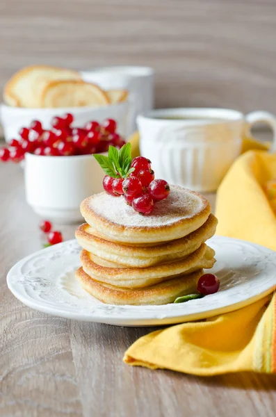 Pancakes with berries — Stock Photo, Image