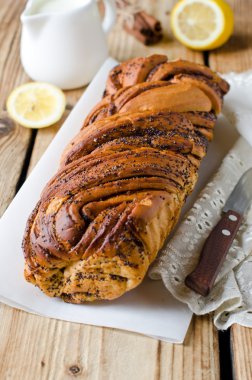 Maya rulo ile haşhaş tohumu