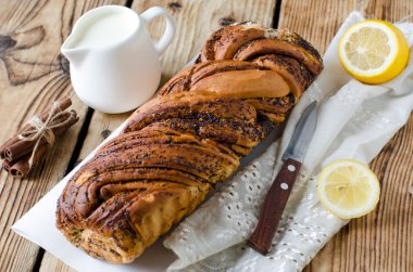 Maya rulo ile haşhaş tohumu