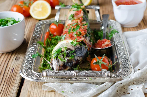 Makreel met tomatensaus — Stockfoto