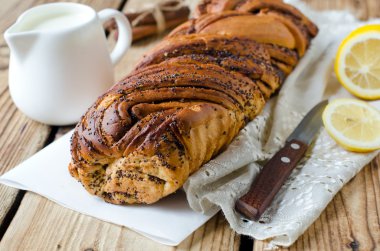 Maya rulo ile haşhaş tohumu