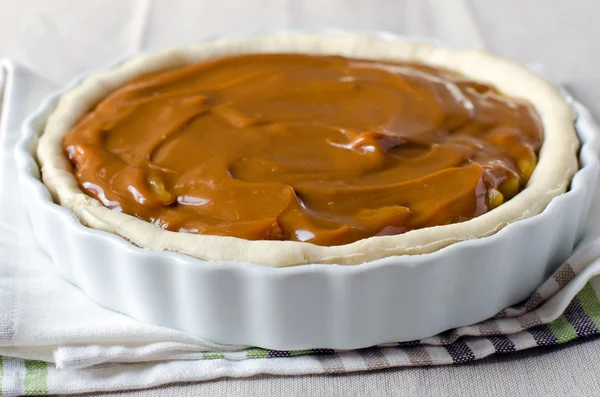 Tarte aux pommes caramélisées et au lait caramélisé — Photo