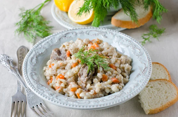 Gachas de cebada con carne y verduras —  Fotos de Stock