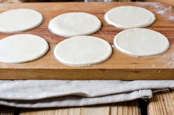 餃子を調理用生地 — ストック写真