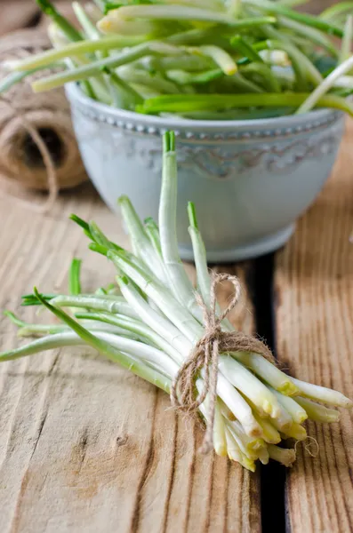 Ramson on a wooden table — Stock Photo, Image