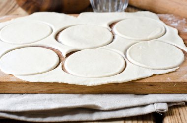 Hamur köfte yemek pişirmek için