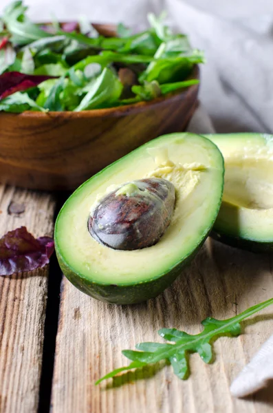 Avokado och sallad mix — Stockfoto