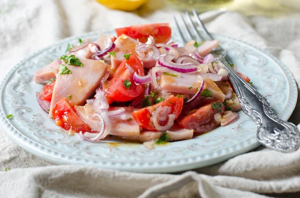 Salad with ham and tomatoes — Stock Photo, Image