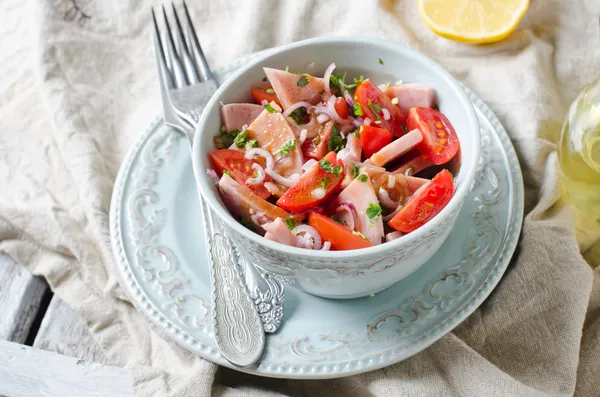 Salad with ham and tomatoes — Stock Photo, Image