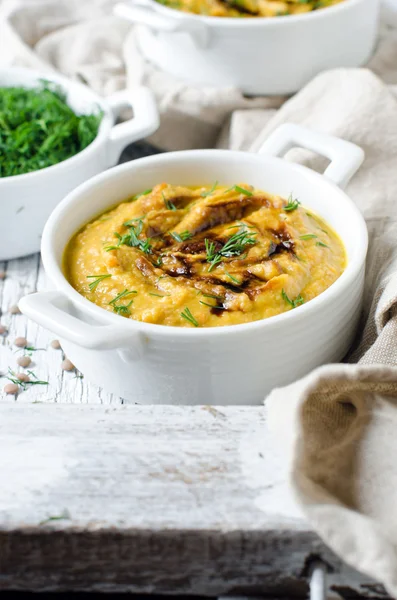 Sopa creme de abóbora com lentilhas — Fotografia de Stock