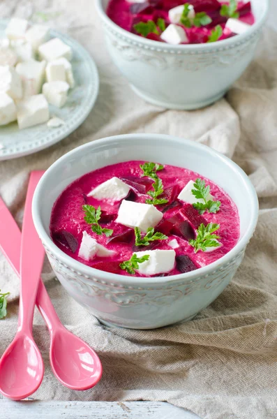 Sopa de crema de remolacha con queso feta —  Fotos de Stock