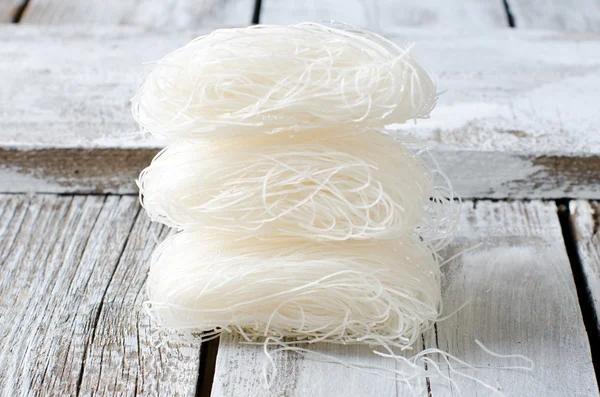 çiğ pirinç noodle