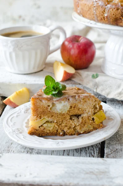 Apple cake with cinnamon — Stock Photo, Image