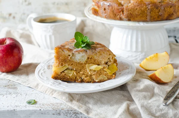 Bolo de maçã com canela — Fotografia de Stock