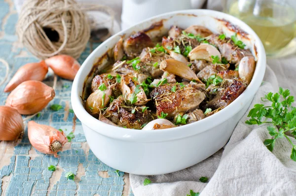 Meat baked with garlic — Stock Photo, Image