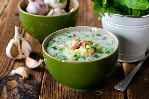 Sopa fría de verano, okroshka —  Fotos de Stock