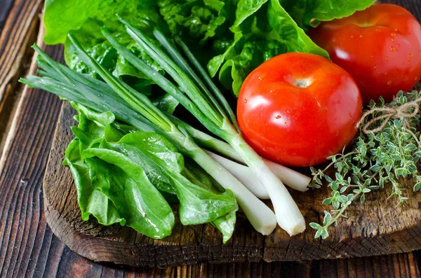Friss zöldségek és fűszernövények — Stock Fotó