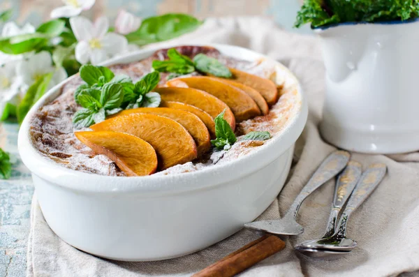 Torta com pêssegos — Fotografia de Stock