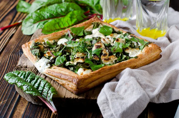 Tart com espinafre, acelga e queijo — Fotografia de Stock